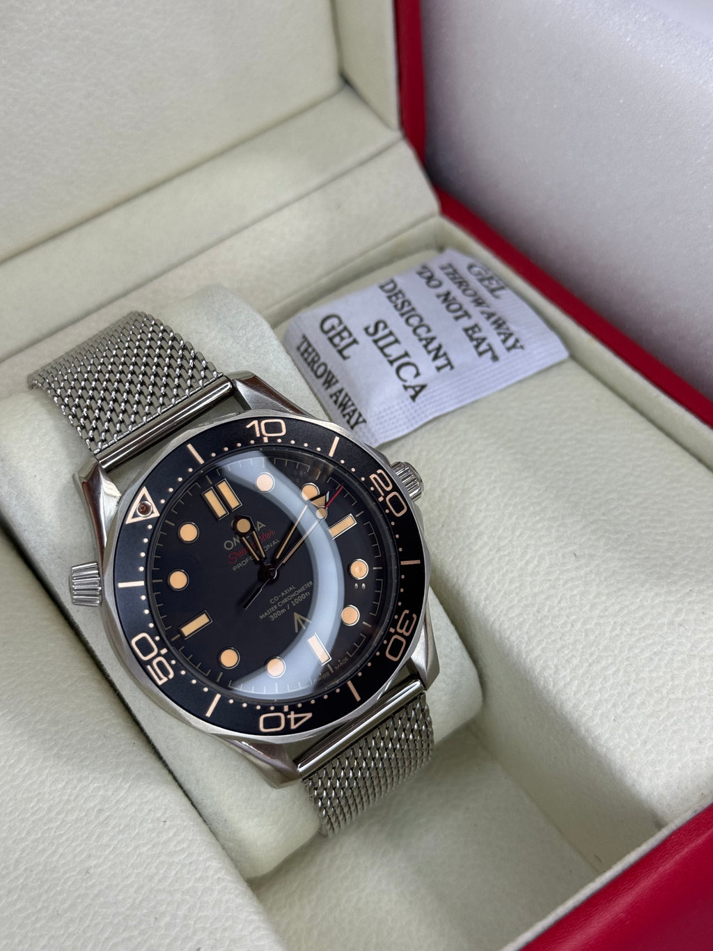 omega 007